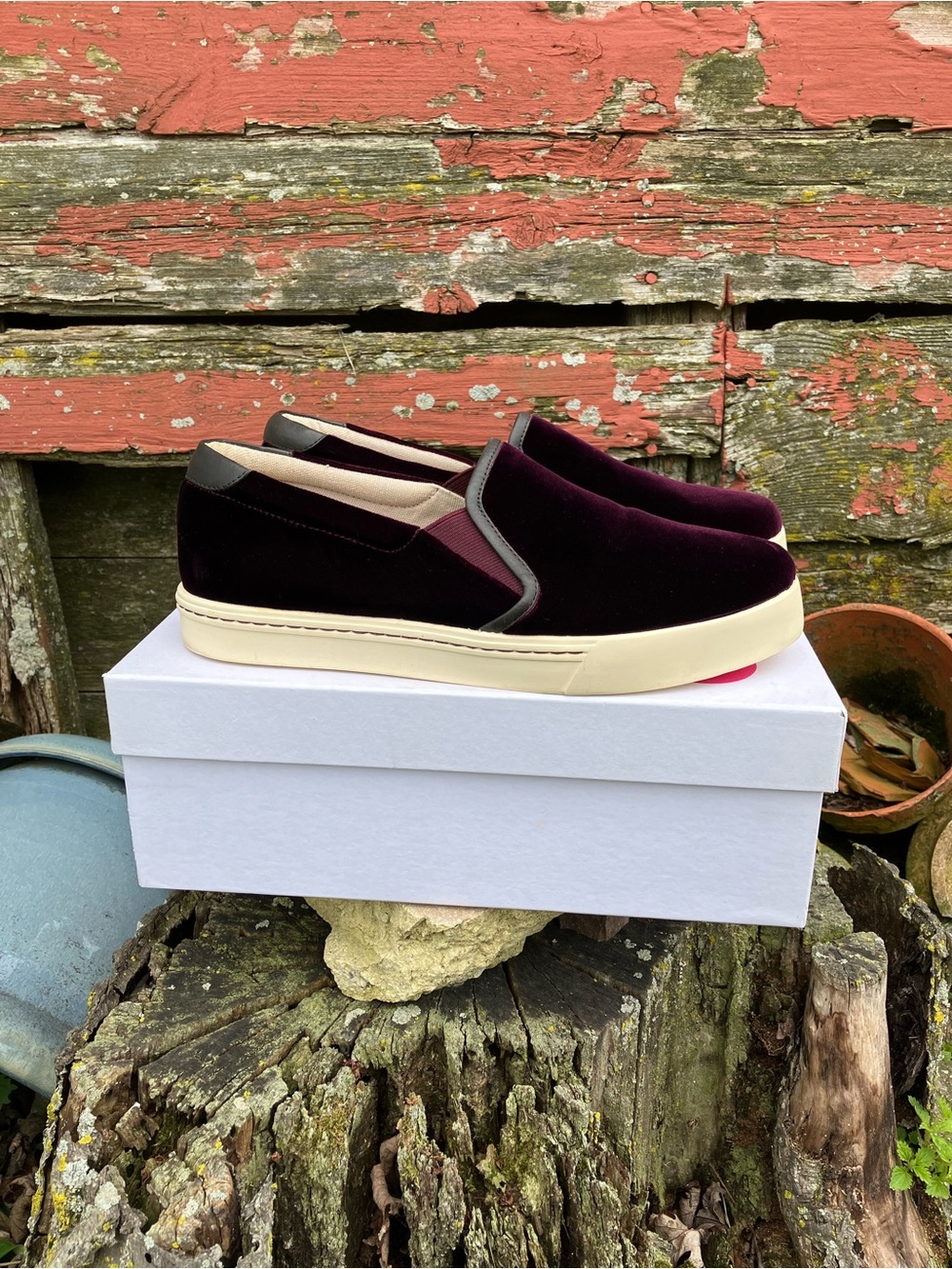 Boden Whimsical Boho Merlot Velvet Slip On Sneakers in Box EU 40